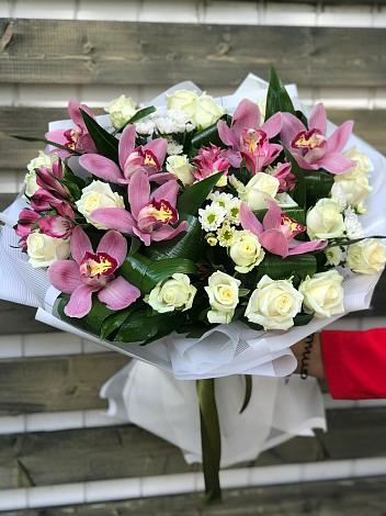 Букет цветов из: Розы и Хризантемы в Волгодонске