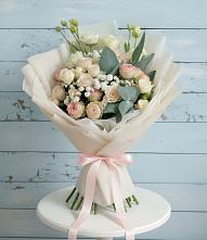 Букет цветов из:  Розы и Лизиантусы в Волгодонске