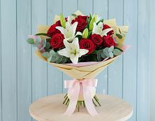 Букет цветов из:  Лилии и Розы в Волгодонске