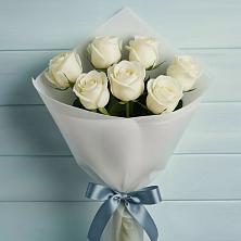 Букет 7 Белых роз Эдлесс Лав в Волгодонске