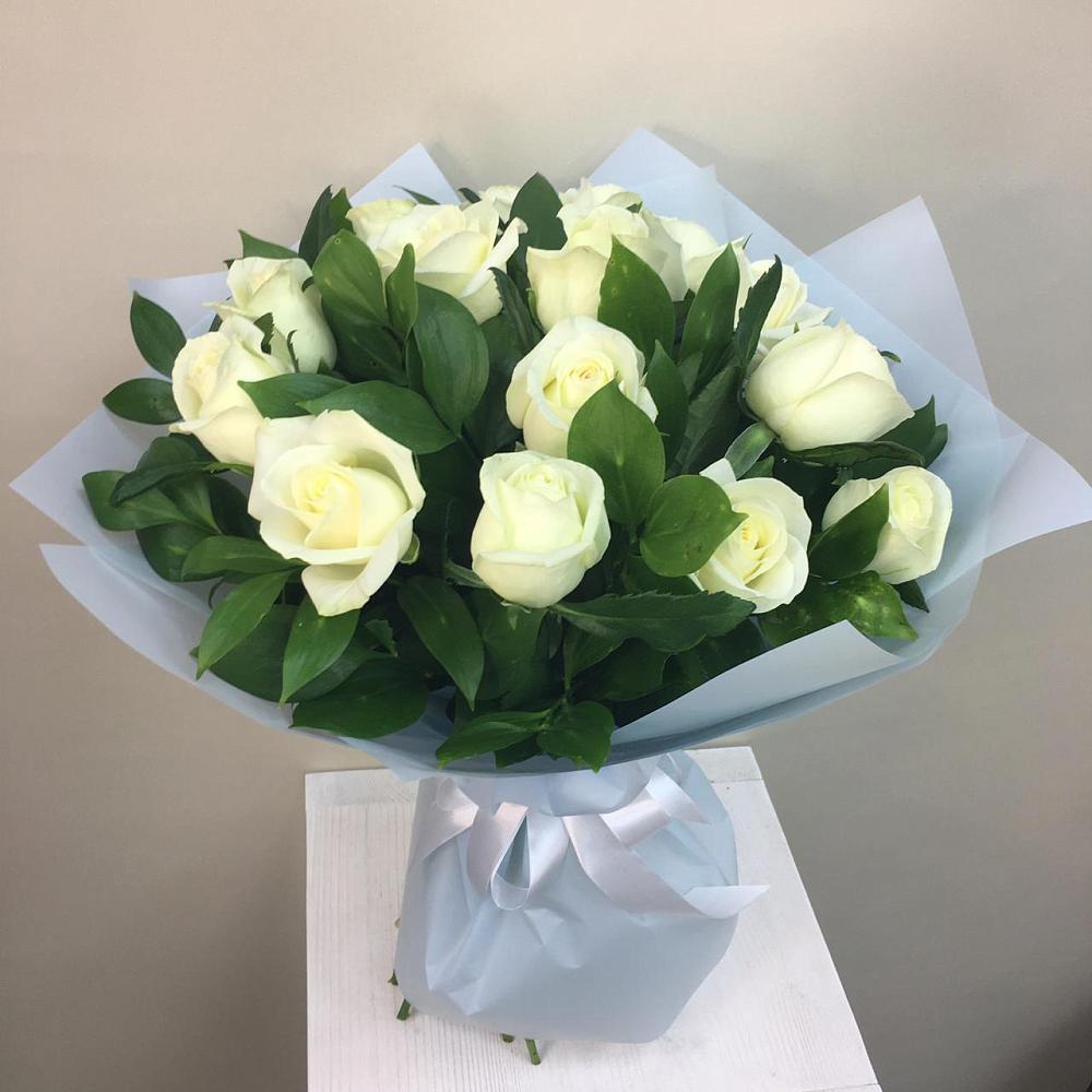 Букет 15 Белых роз Проуд в Волгодонске