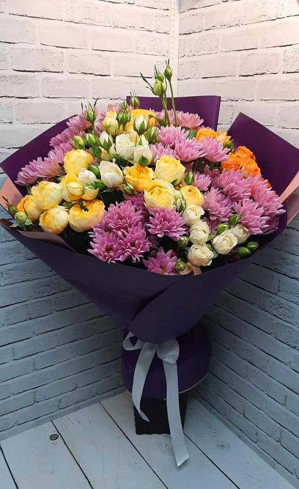 Букет цветов из: Хризантемы и Розы в Волгодонске