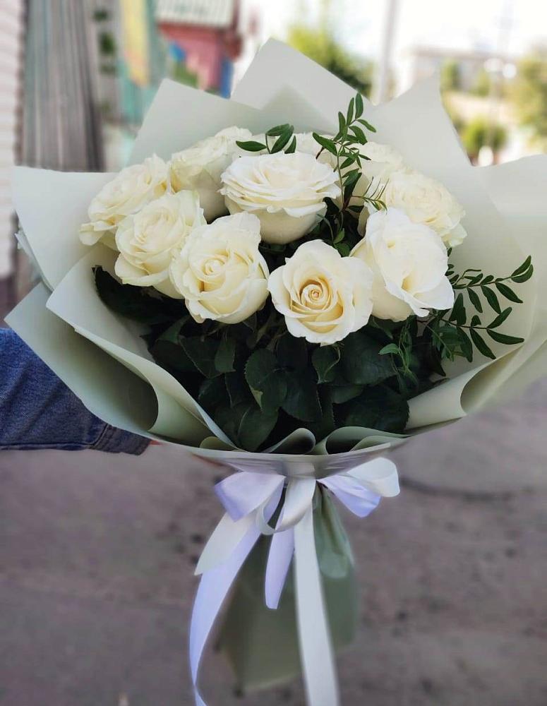 Букет Белые розы Проуд в Волгодонске