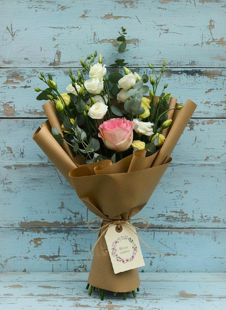 Букет цветов из: Розы и Лизиантусы в Волгодонске