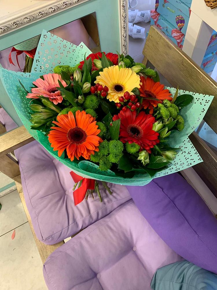 Букет цветов из: Герберы, Хризантемы и Альстромерии в Волгодонске