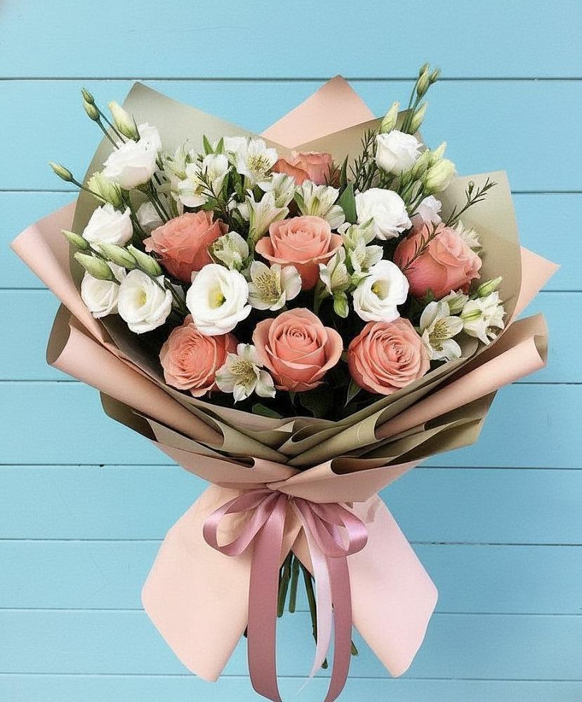 Букет цветов из: Розы, Альстромерии и Лизиантусы в Волгодонске