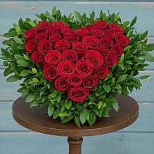 Цветочная композиция из Розы в виде сердца в Волгодонске