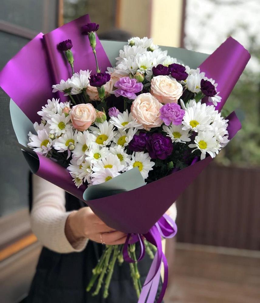 Букет цветов из: Хризантемы, Гвоздики и Розы в Волгодонске