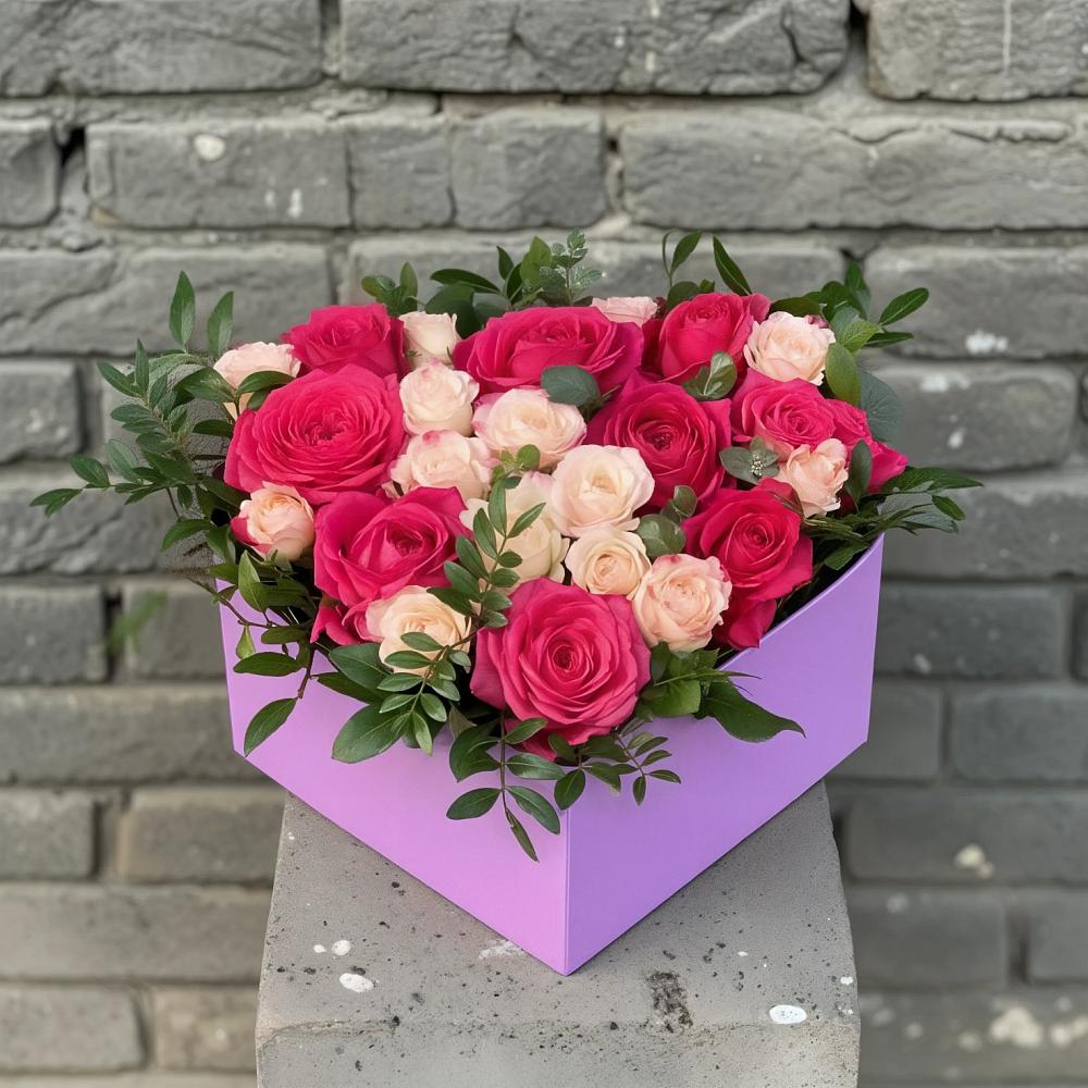Цветочная композиция из Розы в коробке в Волгодонске