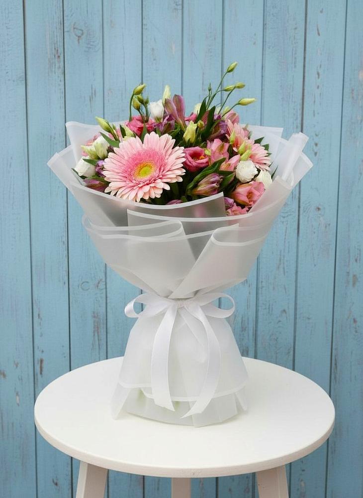 Букет цветов из: Герберы, Альстромерии и Лизиантусы в Волгодонске