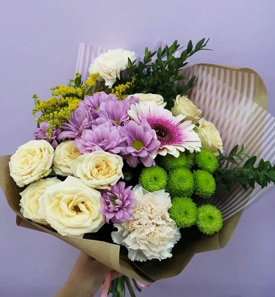 Букет цветов из: Хризантемы, Розы, Гвоздики и Герберы в Волгодонске