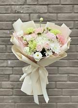 Букет цветов из:  Гвоздики, Розы, Лизиантусы и Хризантемы в Волгодонске