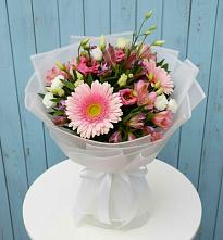 Букет цветов из:  Герберы, Альстромерии и Лизиантусы в Волгодонске