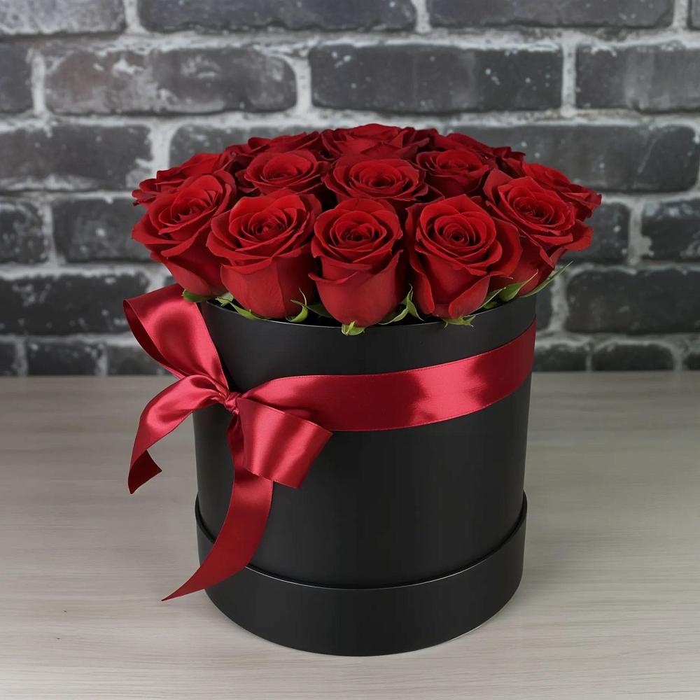 Цветочная композиция из Розы в шляпной коробке в Волгодонске