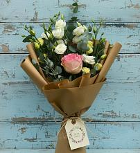Букет цветов из:  Розы и Лизиантусы в Волгодонске