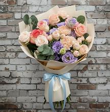 Букет цветов из:  Розы, Лизиантусы и Гвоздики #REPLACE_PRED# Волгодонске
