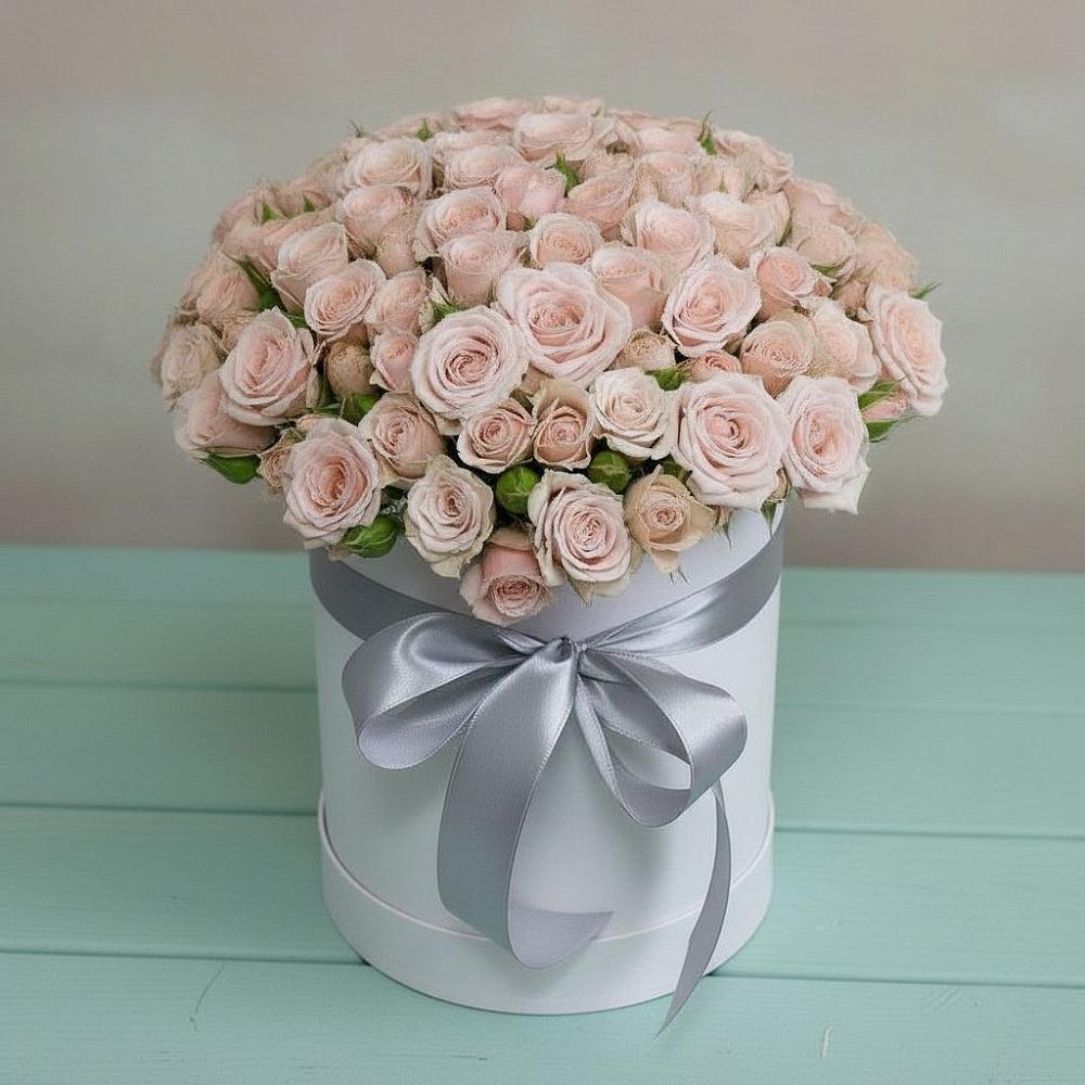 Цветочная композиция из Розы в шляпной коробке в Волгодонске